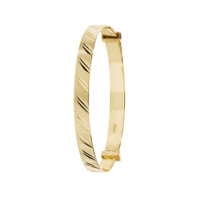 9k yellow gold expandable bangle for kids with diamond cut pattern.