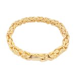 Square byzantine bracelet in 9k yellow gold square shaped.