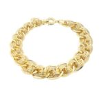 14k yellow gold (585) fancy bracelet with diamond cut pattern.