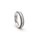 18k White Gold and Carbon Wedding Band - 4.5 mm - Image 4