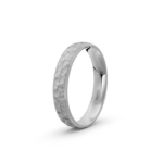 950 Platinum Hammered Wedding Band - 4 mm