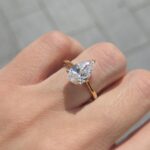 18k Yellow Gold Lab Grown Pear Shape Diamond Set Ring - Image 7