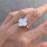 925 Sterling Silver Mother of Pearl Clover Ring - Image 6