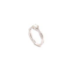 9ct twisted VVS Solitair ring. Intricate design made with a low setting.