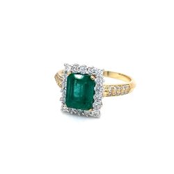 18k Yellow Gold 3.20 ct Emerald Diamond Ring.