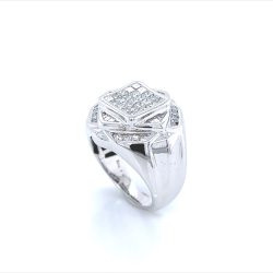 14k Invisible Set Signet Ring with Princess Cut (Square) Diamonds.